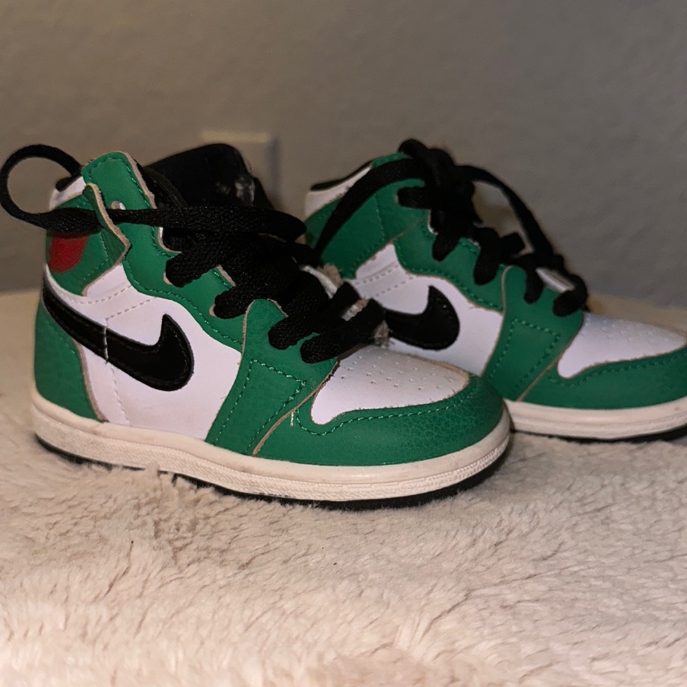 New condition toddler girl nike sneakers